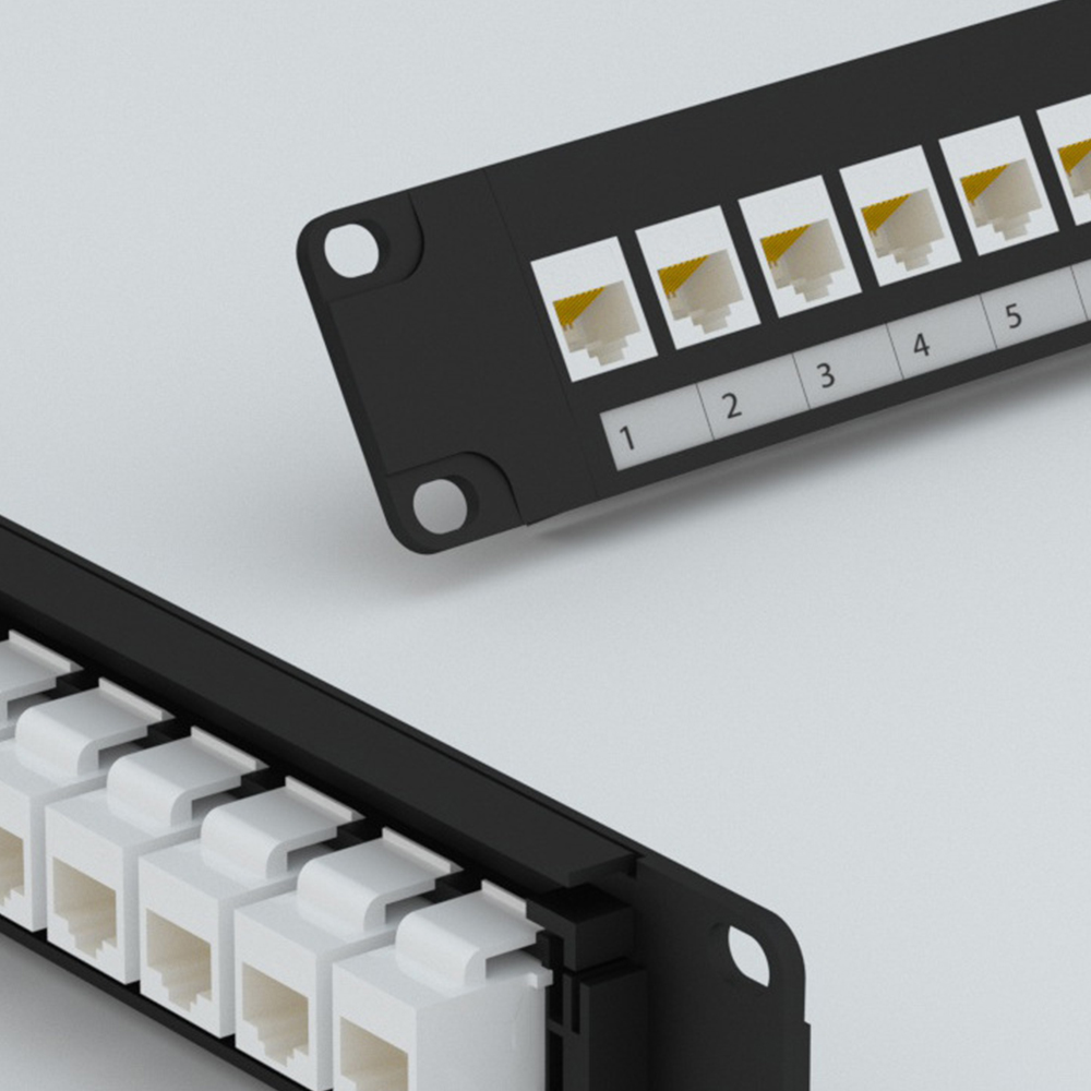 Panneau de brassage en cuivre Ethenet vierge FTP 1U 24 ports avec obturateur et mise à la terre