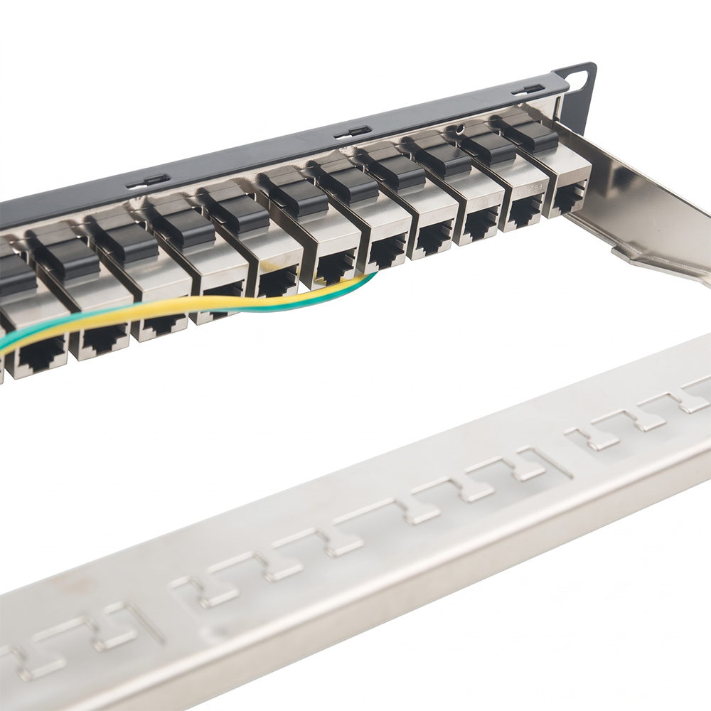 Panneau de brassage STP 24 ports 1U Cat6A | Panneau de coupleur en ligne RJ45 blindé 19 ' - WebiT
